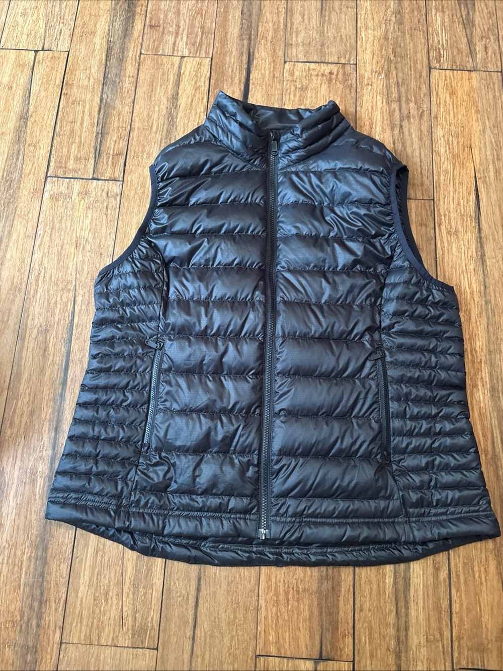 Quince Women Lightweight Down Packable Puffer Vest  Black Outerwear XL